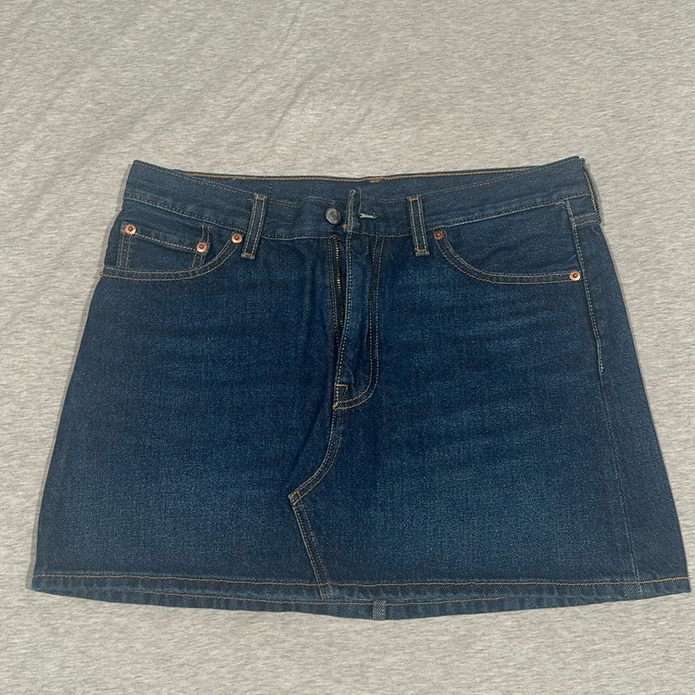 Levi’s dark blue Jean skirt